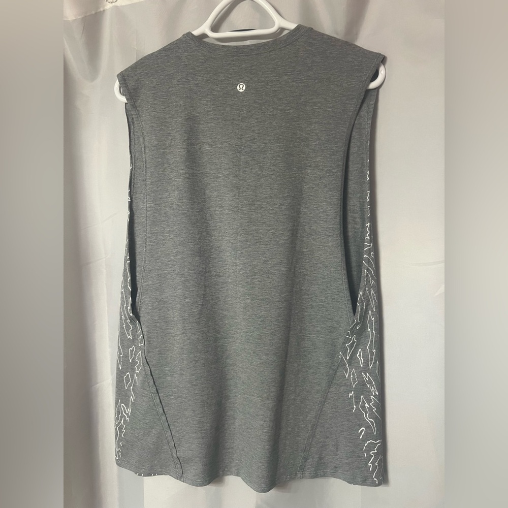 Lululemon Patterned Front Gray Patterned Tank Top. Men’s S but can be unisex. - Picture 2 of 2
